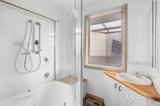 https://images.listonce.com.au/custom/160x/listings/10-mount-street-kew-vic-3101/230/01816230_img_08.jpg?AOUdXPk_K7s