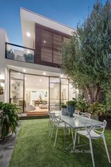 https://images.listonce.com.au/custom/160x/listings/10-muir-street-richmond-vic-3121/560/01237560_img_10.jpg?3jjyIBwSl-Y