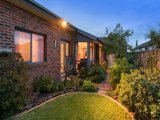 https://images.listonce.com.au/custom/160x/listings/10-nellie-court-chirnside-park-vic-3116/993/01523993_img_14.jpg?W4bj8-ytwa0