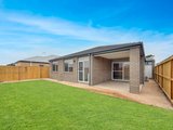 https://images.listonce.com.au/custom/160x/listings/10-newland-drive-armstrong-creek-vic-3217/890/01807890_img_05.jpg?Tn_PuT562Xg