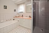 https://images.listonce.com.au/custom/160x/listings/10-newton-grove-glen-waverley-vic-3150/006/01989006_img_10.jpg?xA6L7mVVk8U