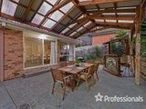 https://images.listonce.com.au/custom/160x/listings/10-nicholson-lane-lilydale-vic-3140/660/01525660_img_10.jpg?G_ywQJpdEB4