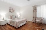 https://images.listonce.com.au/custom/160x/listings/10-outlook-drive-camberwell-vic-3124/707/01638707_img_06.jpg?kjYJRknSjYc