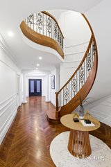 https://images.listonce.com.au/custom/160x/listings/10-pascall-street-mount-waverley-vic-3149/443/01769443_img_10.jpg?yAwwf4XRjQ4