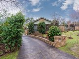 https://images.listonce.com.au/custom/160x/listings/10-polaris-way-chirnside-park-vic-3116/210/01524210_img_01.jpg?9w2vsRf87oI