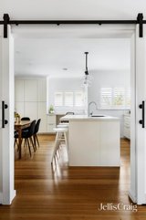 https://images.listonce.com.au/custom/160x/listings/10-rayern-court-bentleigh-east-vic-3165/290/01954290_img_18.jpg?HdVPjqdc2bM