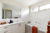https://images.listonce.com.au/custom/160x/listings/10-riverview-road-montmorency-vic-3094/886/01980886_img_09.jpg?-belsynC_Ys