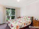 https://images.listonce.com.au/custom/160x/listings/10-sheldon-avenue-mooroolbark-vic-3138/368/01526368_img_07.jpg?UaNVRLd8TRA