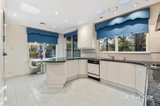 https://images.listonce.com.au/custom/160x/listings/10-stirling-crescent-glen-waverley-vic-3150/096/01819096_img_04.jpg?8OpOq4SVYGE