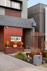 https://images.listonce.com.au/custom/160x/listings/10-sun-orchid-circuit-st-helena-vic-3088/993/01720993_img_02.jpg?9HnpLUoPbk0