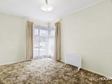 https://images.listonce.com.au/custom/160x/listings/10-swan-court-newport-vic-3015/704/01203704_img_08.jpg?hZfEhGx4-JQ