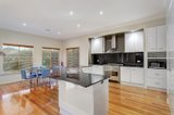 https://images.listonce.com.au/custom/160x/listings/10-tessa-court-mount-waverley-vic-3149/276/00336276_img_05.jpg?tZqEbIDIFMw