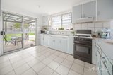 https://images.listonce.com.au/custom/160x/listings/10-ti-tree-crescent-seaford-vic-3198/531/01782531_img_04.jpg?CmwcsEsQHFU