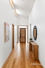 https://images.listonce.com.au/custom/160x/listings/10-vale-road-diamond-creek-vic-3089/608/01809608_img_23.jpg?Mr5EZj1gHkE