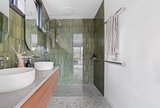 https://images.listonce.com.au/custom/160x/listings/10-valentine-street-rye-vic-3941/757/01934757_img_10.jpg?uBFXtCCxUHA