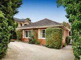 https://images.listonce.com.au/custom/160x/listings/10-view-hill-road-balwyn-north-vic-3104/972/01683972_img_01.jpg?7uNQB8raMxs