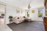 https://images.listonce.com.au/custom/160x/listings/10-village-green-drive-kyneton-vic-3444/910/00777910_img_06.jpg?Mez2-PdnUmE