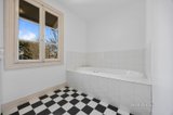 https://images.listonce.com.au/custom/160x/listings/10-vincent-street-daylesford-vic-3460/407/01575407_img_20.jpg?6Tlh5007hsQ