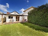 https://images.listonce.com.au/custom/160x/listings/100-farm-street-newport-vic-3015/818/01202818_img_09.jpg?9eF3eEE4XXo