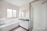 https://images.listonce.com.au/custom/160x/listings/100-larter-street-golden-point-vic-3350/441/01910441_img_09.jpg?-wZH2Vdq9jk