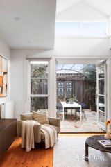https://images.listonce.com.au/custom/160x/listings/100-page-street-albert-park-vic-3206/647/01796647_img_04.jpg?qcqsplAUPVU