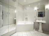 https://images.listonce.com.au/custom/160x/listings/100-power-street-hawthorn-vic-3122/974/01684974_img_06.jpg?RzO_gu_J8f0