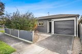 https://images.listonce.com.au/custom/160x/listings/100-settlement-road-belmont-vic-3216/978/01681978_img_01.jpg?AMyqJVYxA5w