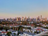 https://images.listonce.com.au/custom/160x/listings/1001127-beach-street-port-melbourne-vic-3207/252/01090252_img_13.jpg?Br1dmhFK6Dc