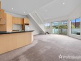 https://images.listonce.com.au/custom/160x/listings/10013-15-hewish-road-croydon-vic-3136/011/01526011_img_01.jpg?JdqeY50dt9g