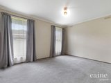 https://images.listonce.com.au/custom/160x/listings/1004-norman-street-wendouree-vic-3355/671/01576671_img_07.jpg?81Hdjma4--Q