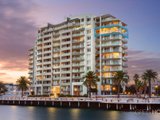 https://images.listonce.com.au/custom/160x/listings/1004115-beach-street-port-melbourne-vic-3207/147/01090147_img_06.jpg?WnoUXYM88ZQ