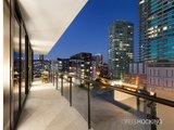 https://images.listonce.com.au/custom/160x/listings/100552-park-street-south-melbourne-vic-3205/963/01087963_img_03.jpg?lQe6G1Tys-Y