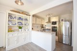 https://images.listonce.com.au/custom/160x/listings/101-bradshaw-street-golden-point-vic-3350/028/01576028_img_07.jpg?Sbp4JNr3vdc