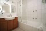https://images.listonce.com.au/custom/160x/listings/101-eucalyptus-mews-notting-hill-vic-3168/634/01717634_img_05.jpg?wEZ-etYRtHw