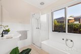 https://images.listonce.com.au/custom/160x/listings/101-landscape-drive-doncaster-east-vic-3109/070/01873070_img_08.jpg?xeBlT_2lK_E