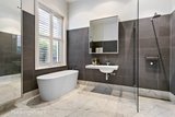 https://images.listonce.com.au/custom/160x/listings/101-wellington-street-kew-vic-3101/932/01683932_img_14.jpg?yzpOFM4TwPY
