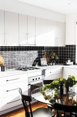https://images.listonce.com.au/custom/160x/listings/10107-herbert-street-northcote-vic-3070/686/00917686_img_05.jpg?fA1gVbL6uw4
