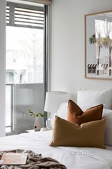 https://images.listonce.com.au/custom/160x/listings/101150-peel-street-north-melbourne-vic-3051/539/01117539_img_07.jpg?ho6Fe2mY-Zw