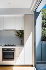 https://images.listonce.com.au/custom/160x/listings/10135-victoria-parade-collingwood-vic-3066/665/01018665_img_04.jpg?nloGIigQydM