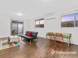 https://images.listonce.com.au/custom/160x/listings/1014-landale-avenue-croydon-vic-3136/689/01525689_img_02.jpg?alLdD4w4p5Q