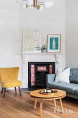 https://images.listonce.com.au/custom/160x/listings/1017-25-charnwood-crescent-st-kilda-vic-3182/527/01766527_img_06.jpg?U0iHntO4__c