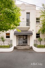 https://images.listonce.com.au/custom/160x/listings/1018-30-grey-street-east-melbourne-vic-3002/276/01821276_img_02.jpg?L33XljzzoEs
