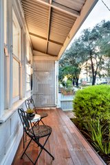 https://images.listonce.com.au/custom/160x/listings/102-donald-street-brunswick-vic-3056/472/01425472_img_14.jpg?kbzHqvAI6Ys