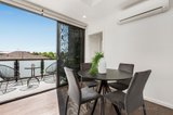 https://images.listonce.com.au/custom/160x/listings/102-wilmoth-street-thornbury-vic-3071/760/01941760_img_02.jpg?MmzatA6lHus