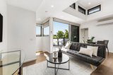 https://images.listonce.com.au/custom/160x/listings/102-wilmoth-street-thornbury-vic-3071/760/01941760_img_09.jpg?tS7EZs-YIdA
