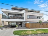 https://images.listonce.com.au/custom/160x/listings/10218-railway-crescent-hampton-vic-3188/479/01839479_img_08.jpg?KP9sblCxhwo