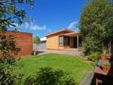 https://images.listonce.com.au/custom/160x/listings/1022-norman-street-wendouree-vic-3355/882/01575882_img_03.jpg?uPd12C1QrtY