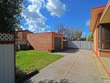 https://images.listonce.com.au/custom/160x/listings/1022-norman-street-wendouree-vic-3355/882/01575882_img_15.jpg?lzt1ArnbmpE