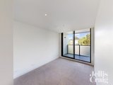 https://images.listonce.com.au/custom/160x/listings/10220-weir-street-balwyn-vic-3103/838/01860838_img_03.jpg?Sl4n9PqxQYk