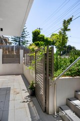 https://images.listonce.com.au/custom/160x/listings/102330-manningham-road-doncaster-vic-3108/324/01854324_img_05.jpg?23Tg4Wtc0W0